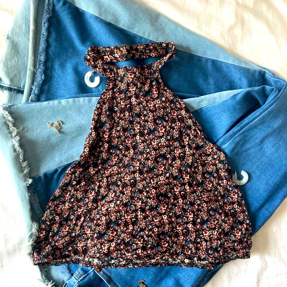 ✨2/$20✨American Eagle Crop Halter Floral Top